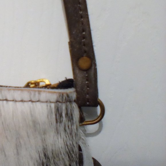Wild Goose Crossbody - Picture 6 of 15